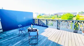 Inviting 3BR Flat w terraces&parking included - Image 4