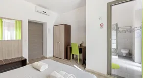Summertime House - Image 5