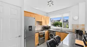 Grangeburn Residence - 2 bedroom home with parking - Image 3