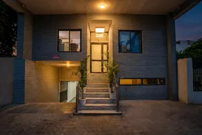 Hotel O DLF Phase 1 Metro Station Gurugram - Image 2