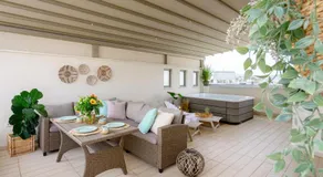 Sky Suite with View & Jacuzzi - Image 5
