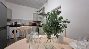 Nice Living Serviced Accommodations Leicester - Image 4
