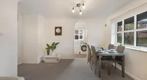Close to Elstree Spacious One Bedroom Long Stay Welcome - Image 3