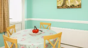House - Sleeps 8 - Garden - Pet Friendly - Parking - Image 4