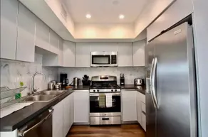 Los Angeles Premium City Suites - Free Secured Parking - Image 2