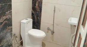 Guest room near Kashi Vishwanath n ganga ghat - Image 3