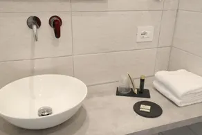 Cadorna Luxury Hotel - Image 2
