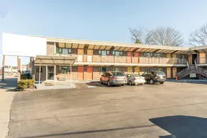 OYO Hotel Malden MA Broadway - Image 5