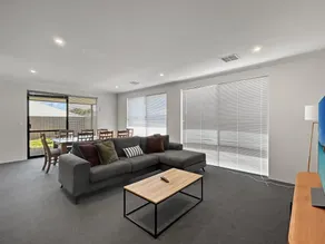 Spacious 4-bed House With Large Backyard - Image 2