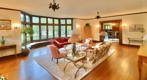 Luxurious Mansion for Large Groups - Image 2