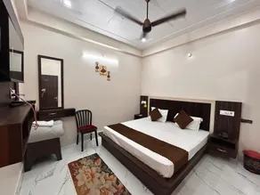 Goroomgo Hotel Prince Ayodhya Near Ram Mandir and Saryu Ghat - Image 5