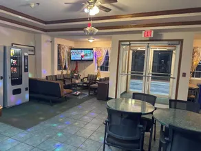 Highland Inn Peculiar - Image 4
