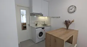 Modern & Cozy Studio w/ Backyard Near City Center - Image 2