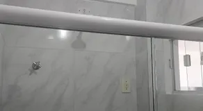 Quarto para dois com ar-condicionado em apartamento compartilhado - Image 4