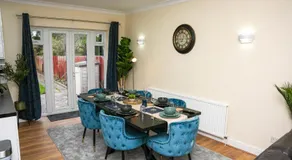 4 Bed Contractor House Free Parking Heathrow - Image 4