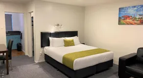 Townsman Motor Lodge - Image 2