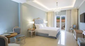 VK Luxury Suites With Private Parking - Image 2