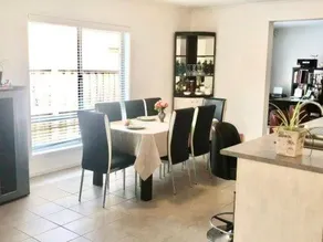 Melbourne Lakes warm house - Image 5