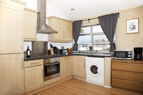 London Bridge Apartments - Image 4