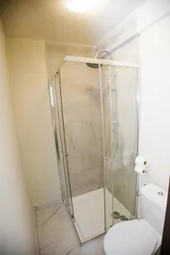 INHOUSE MARBELLA HOSTEL - Image 5