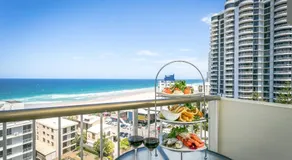 Surfers Beachside Holiday Apartments - Image 2