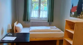 albgut GmbH - Übernachten im Kulturdenkmal Altes Lager in der ehemaligen Offiziersunterkunft SO1 - Image 5
