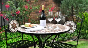 Clifton Gardens Bed & Breakfast - Orange - Image 4