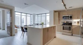 Wonderful 2BR Apartment at Crystal City - Image 2