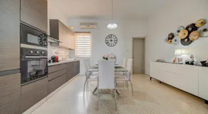 Seaview Promenade Maisonette 3BR 2BA - Image 2