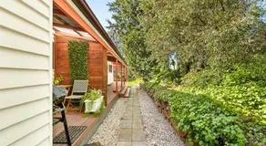 Serene Farm Stay, Modern 3BD, Central Tilba near Mystery Bay! Pets OK - Image 5