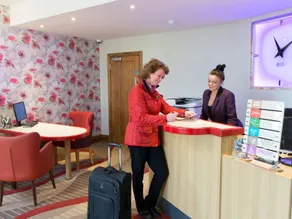 Prom Hotel - Image 4
