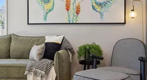 Gina's Retreat - Chic Comfort near Mount Taylor - Image 4