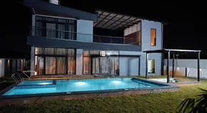 Luxe poolside farmhouse -J House - Image 3