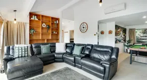 The Link Mansfield - Sleeps 11 - Image 2