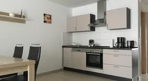 Boardinghouse Frank - Image 3