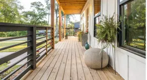 Mystic Falls Downtown Modern Farmhouse - Image 4