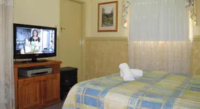 Cedar Lodge Cabins - Image 4