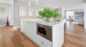 Hillgrove - Sophisticated & Refined Entertainer - Image 2