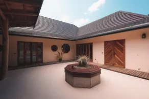 Boutique 4 Bed Pool/Jacuzzi Villa-FREE CAR HIRE! - Image 3