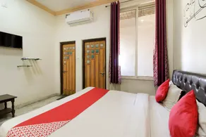 OYO 69002 Shree Krishna Hotel & Restaurant - Image 2