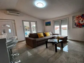 Beachfront Apartment with Balcony and Sea View - Image 3