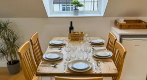 New Modern Studio in Chandlers Ford with Parking - Image 3
