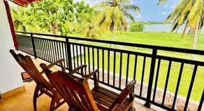 Lake View Cottage - Image 2