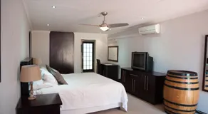 The Lazy Grape Guest Lodge & Spa - Image 2