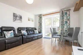Modern Two Bedroom House with Parking - Image 3