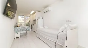Apartamento con jardín privado - Image 5