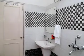 Hotel AKM Starlite - Image 4