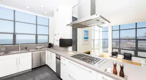 Stunning Panoramic Ocean Views Penthouse Hot Tub - Image 4