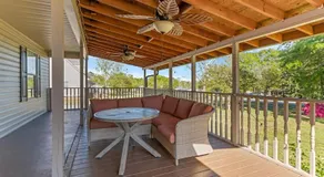 Work & Play Retreat Sleeps 7 BBQ, Arcade & Fresh Eggs - Image 4