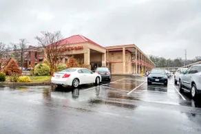 Red Carpet Inn Takoma Park - Image 4